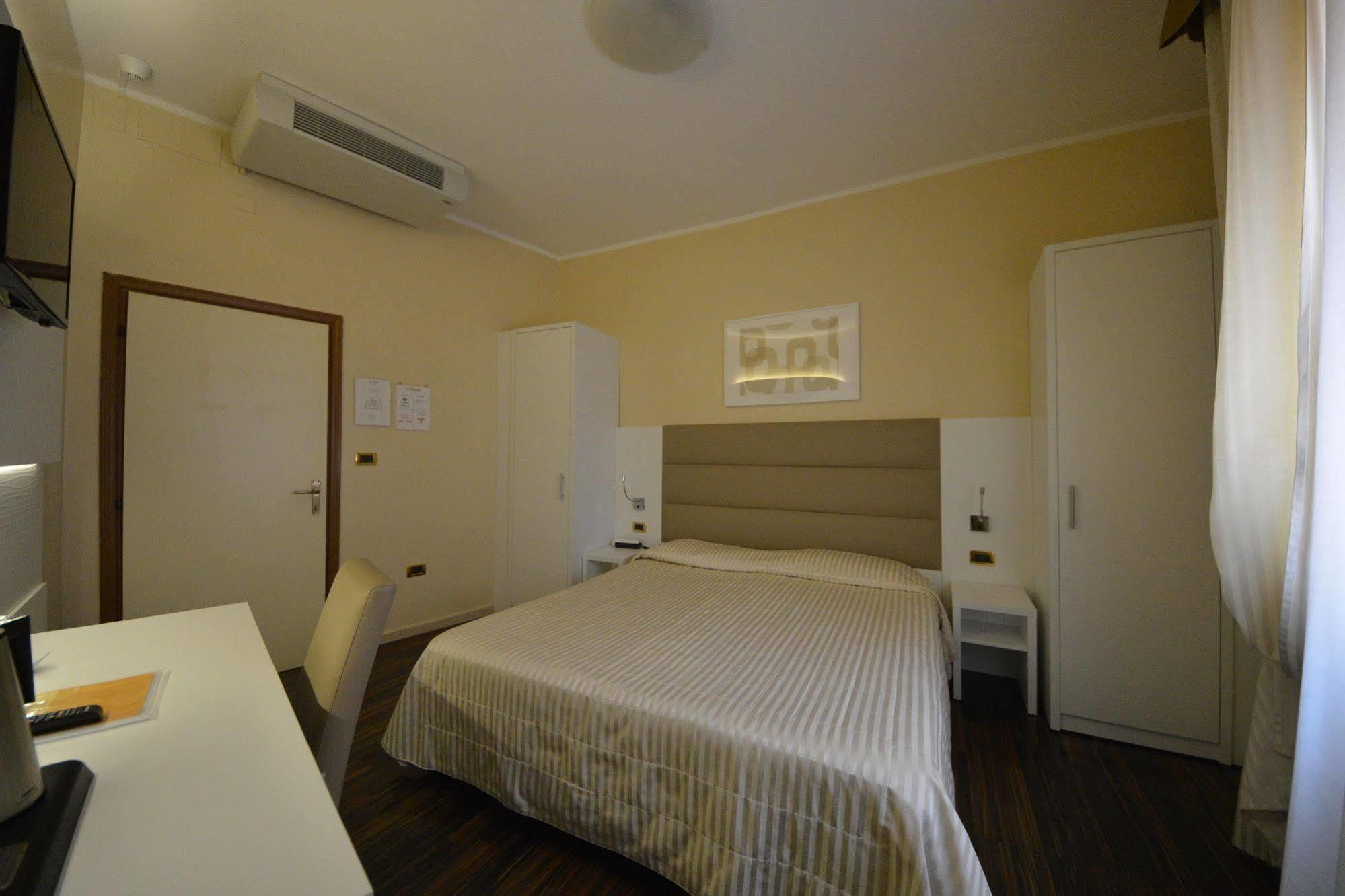 Hotel University Bolonia