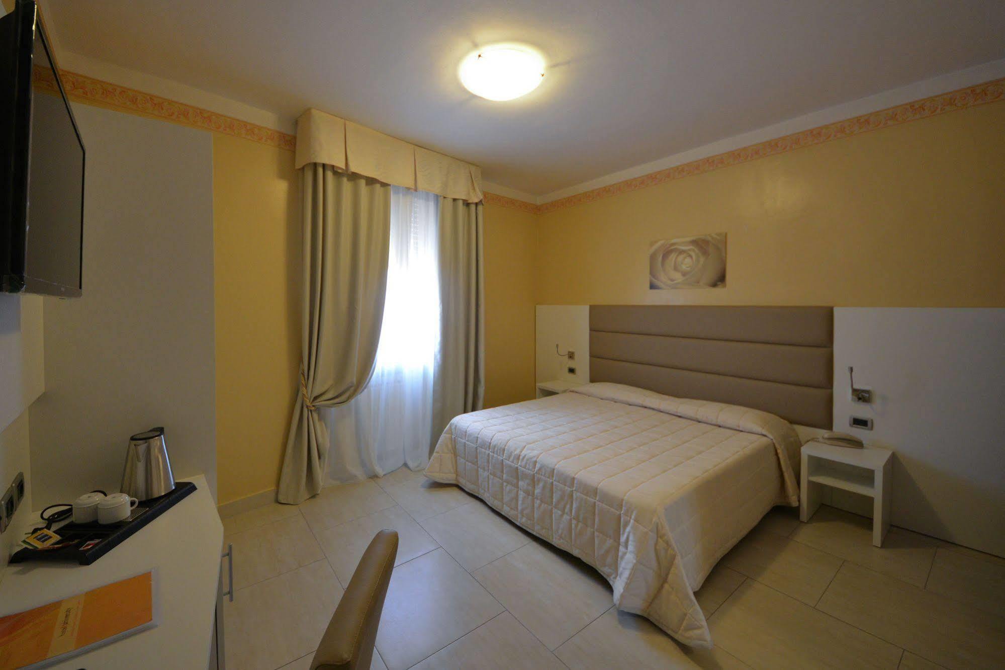 Hotel Hotel University Bolonia
